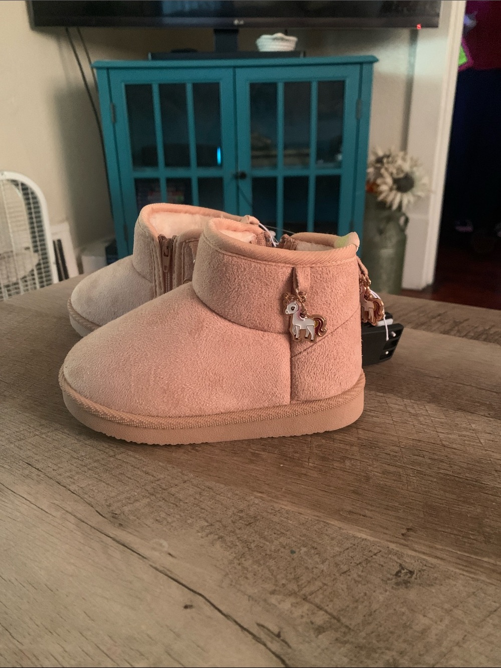 Winter boots w/unicorn charms and side zipper- toddler sz7